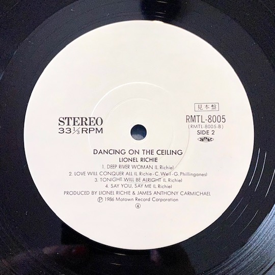 Lionel Richie – Dancing On The Ceiling
